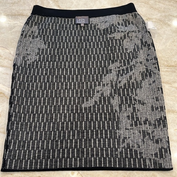 LEO & SAGE Revolve Brand | Sweater Pencil Skirt | Black & Grey | Size Large - Picture 9 of 11